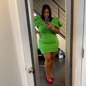 H&M Short fitted thick jersey with vertical raised seems front and back.